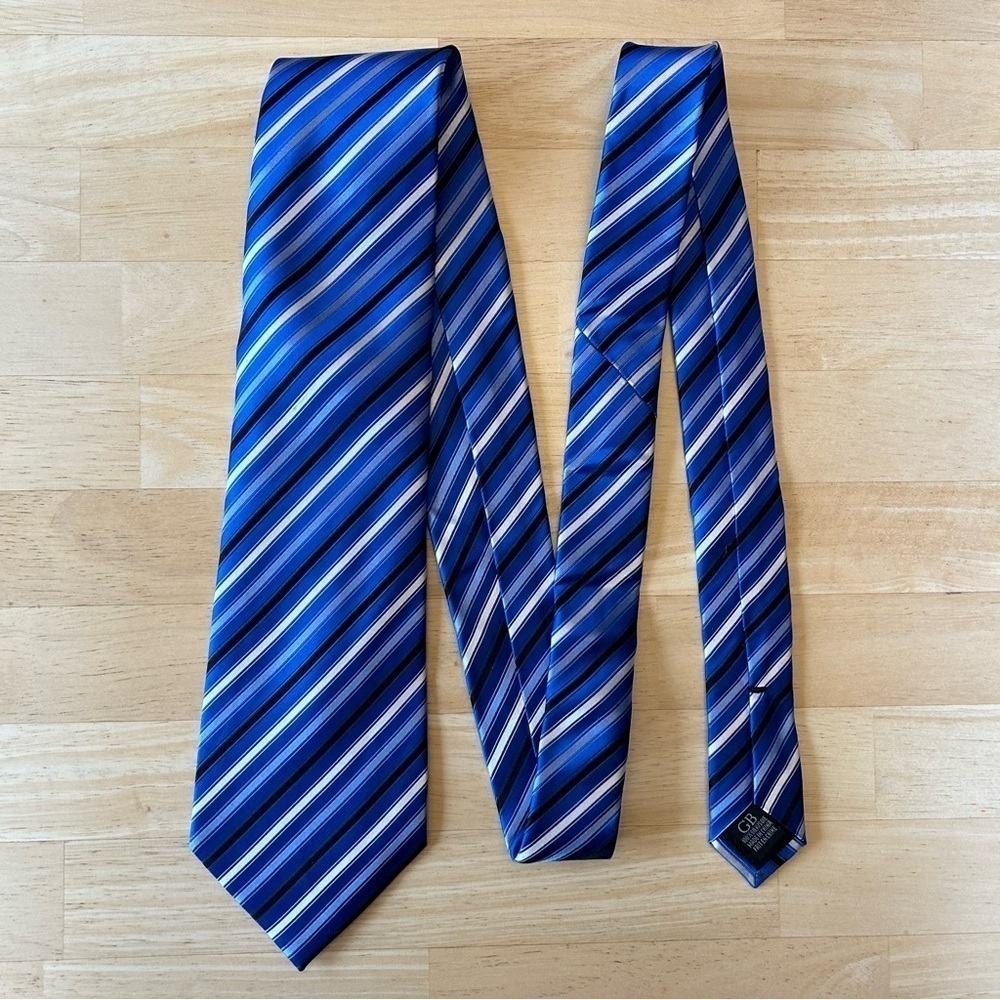 Geoffrey Beene 100% Silk Tie